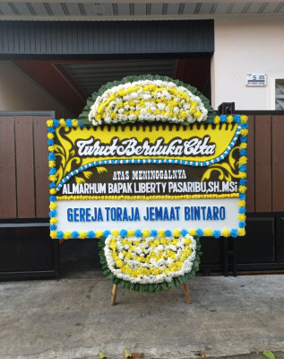 Papan Bunga Duka di Makasari